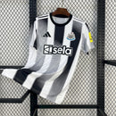CAMISOLA DO NEWCASTLE 25/26 BRANCO E PRETO